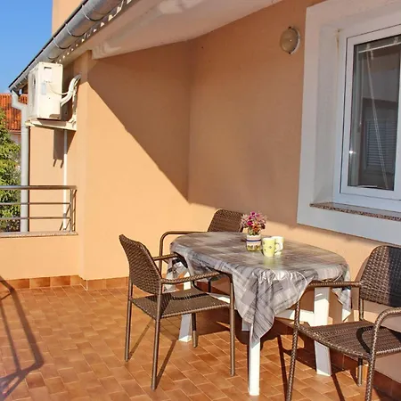 Apartments Remi Nin Exterior photo
